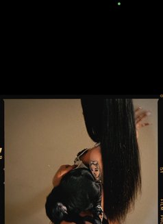 Victoria - Transsexual escort in Paris Photo 18 of 21
