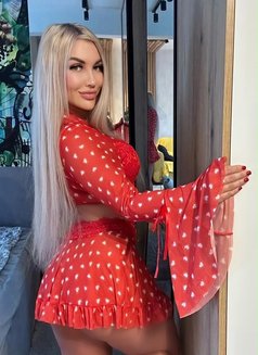 Victoria the Most Sensual Nuru - masseuse in Dubai Photo 8 of 8