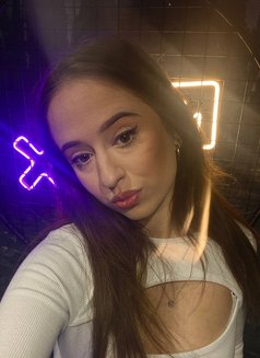 Victoria - escort in Dubai Photo 5 of 5