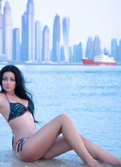 Victoria - escort in Dubai Photo 5 of 18