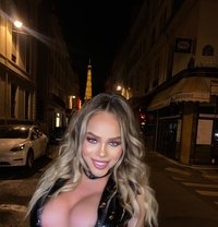 Rosa vôtre désir - Transsexual dominatrix in Berlin