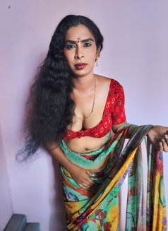 Video Call Audio Call Chat Only - Acompañantes transexual in Chennai Photo 2 of 4