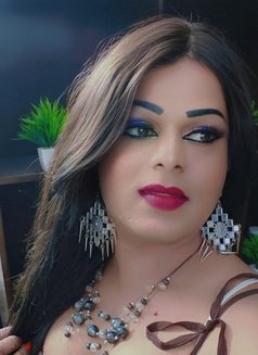 Video Call & Real Meet - Transsexual escort in Hyderabad Photo 3 of 5