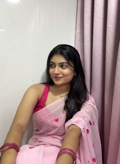 Video Call Sarvice and Real Meet All Pos - puta in New Delhi Photo 1 of 1