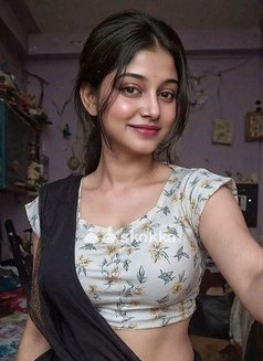 Vidhi - Acompañantes masculino in Coimbatore Photo 1 of 2