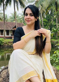 Vidhya - escort in Coimbatore Photo 2 of 3