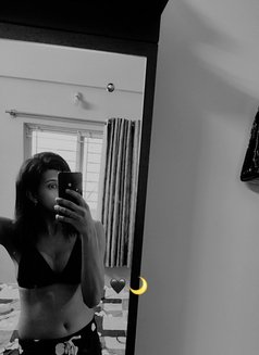 Mallu hot Sexy shemale big dick here - Transsexual escort in Bangalore Photo 9 of 11