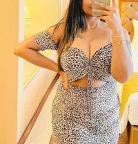 Vidushani Cam Session - escort in Colombo