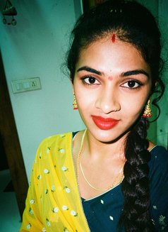 Vidya - Transsexual escort in Hyderabad Photo 3 of 10