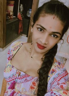 Vidya - Transsexual escort in Hyderabad Photo 4 of 10