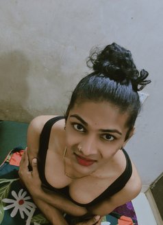 Vidya - Transsexual escort in Hyderabad Photo 10 of 10