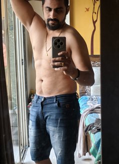 Vien - Male escort in Mumbai Photo 1 of 4