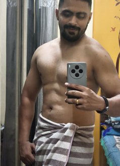 Vien - Male escort in Mumbai Photo 3 of 4