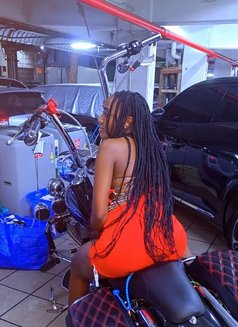 Viginiah - escort in Bangkok Photo 2 of 7