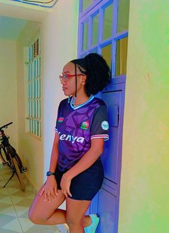 Viginiah - escort in Bangkok Photo 3 of 7