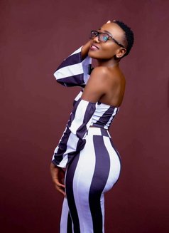 Viginiah - escort in Bangkok Photo 4 of 7