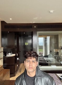 Vihan - Acompañantes masculino in Mumbai Photo 1 of 7