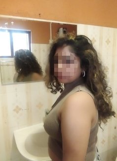 Vihara Weerawardhana - escort in Colombo Photo 9 of 9