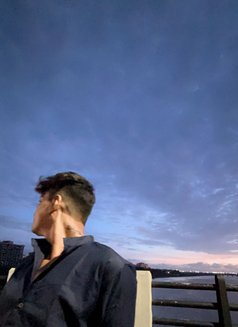 Vii - Acompañantes masculino in Surat Photo 5 of 6