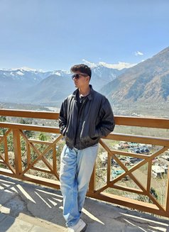 Vii - Acompañantes masculino in Surat Photo 8 of 9