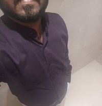Vijay k - Intérprete masculino de adultos in Mumbai