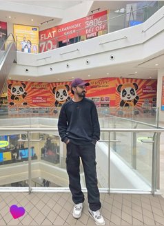 Vijay Vijju - Male escort in Dubai Photo 4 of 6