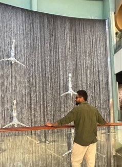 Vijayvijjy - Male escort in Dubai Photo 2 of 3