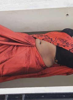 Viji - Transsexual escort in Chennai Photo 1 of 6