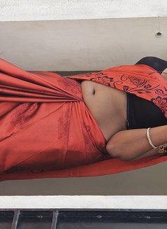 Viji - Transsexual escort in Chennai Photo 3 of 6
