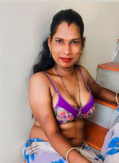 Viji - Transsexual escort in Chennai Photo 4 of 6