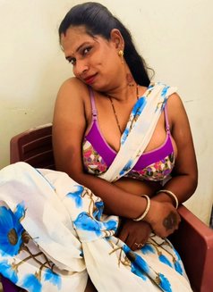 Viji - Transsexual escort in Chennai Photo 5 of 6