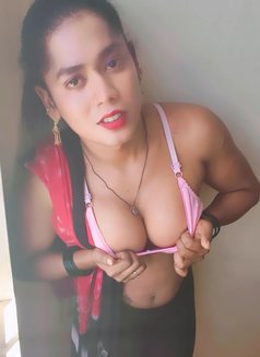 Viji - Transsexual escort in Chennai Photo 1 of 9