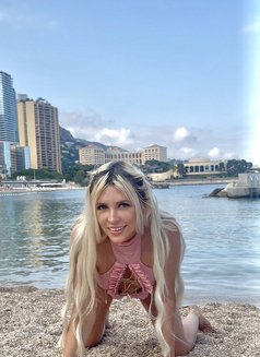 Vika Monaco - puta in Monaco Photo 19 of 25