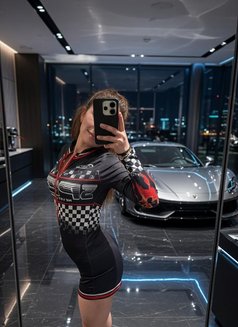 Vika Petite - escort in Dubai Photo 2 of 8