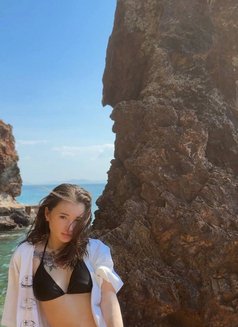 Vika - escort in Bangkok Photo 2 of 3