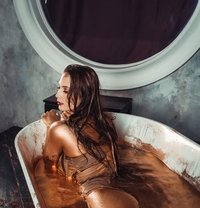 Vika - escort agency in Hong Kong Photo 5 of 7