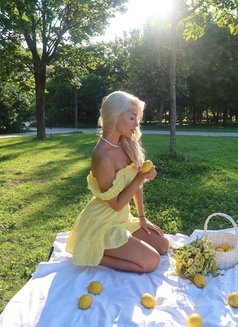 Vika - escort in İstanbul Photo 5 of 5