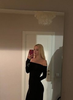 Vika - escort in Phuket Photo 2 of 7