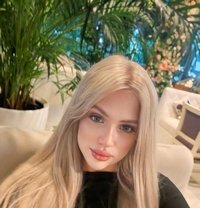 Vika20y, Sexy Tall Blonde A-Level - puta in Dubai Photo 8 of 15