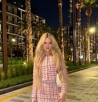 Vika20y, Sexy Tall Blonde A-Level - puta in Dubai Photo 9 of 17