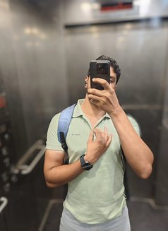 Vikas - Acompañantes masculino in Noida Photo 1 of 4