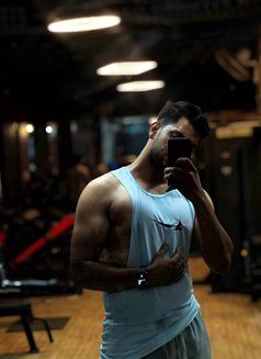 Vikas - Male escort in Noida Photo 3 of 4
