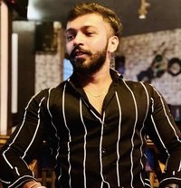 Bull - Acompañantes masculino in New Delhi