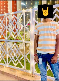 Vikash - Male escort in New Delhi Photo 2 of 4