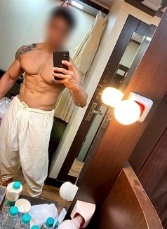 Vikasstud - Male escort in Mumbai Photo 1 of 4