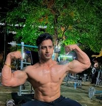 Vikasstud - Male escort in Singapore