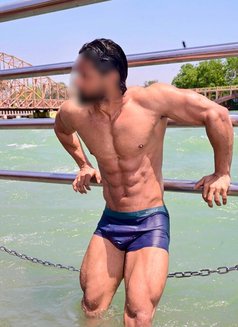 Viki - Male escort in Mumbai Photo 2 of 16