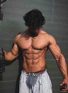 Viki - Male escort in Mumbai Photo 9 of 16