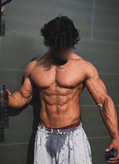 Viki - Male escort in Mumbai Photo 11 of 16