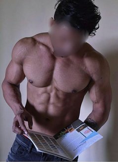 Viki - Acompañantes masculino in Pune Photo 1 of 15